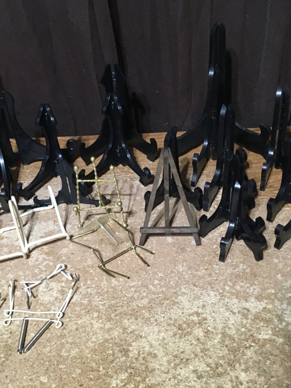 LOT OF 23 VINTAGE PLATE DISPLAY STANDS HOLDERS WOOD PLASTIC METAL